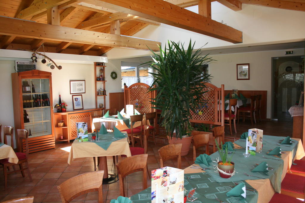 Gasthof Zum Kramer Gurk ภายนอก รูปภาพ